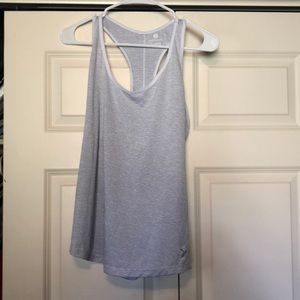 Old Navy semi-fitted women’s workout tank top